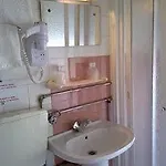 Residencial Lord בית הארחה